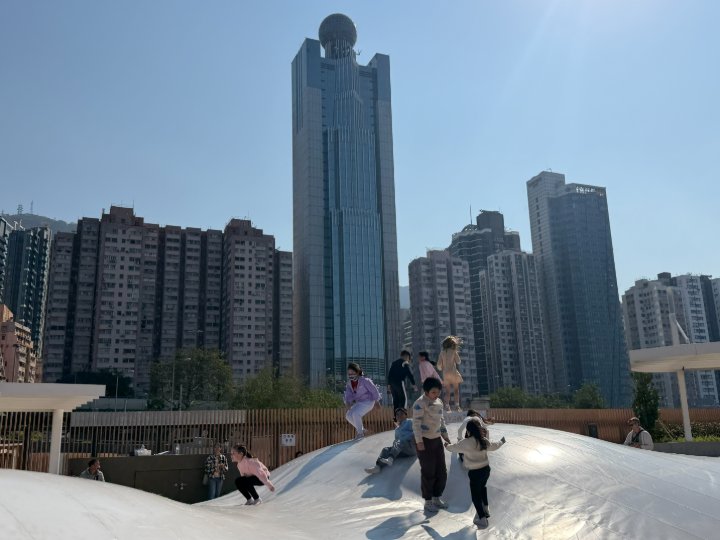 「片片雲海」戶外充氣遊樂設施