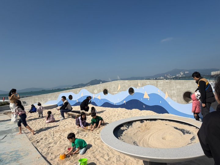 西營盤海濱公園內的沙池。