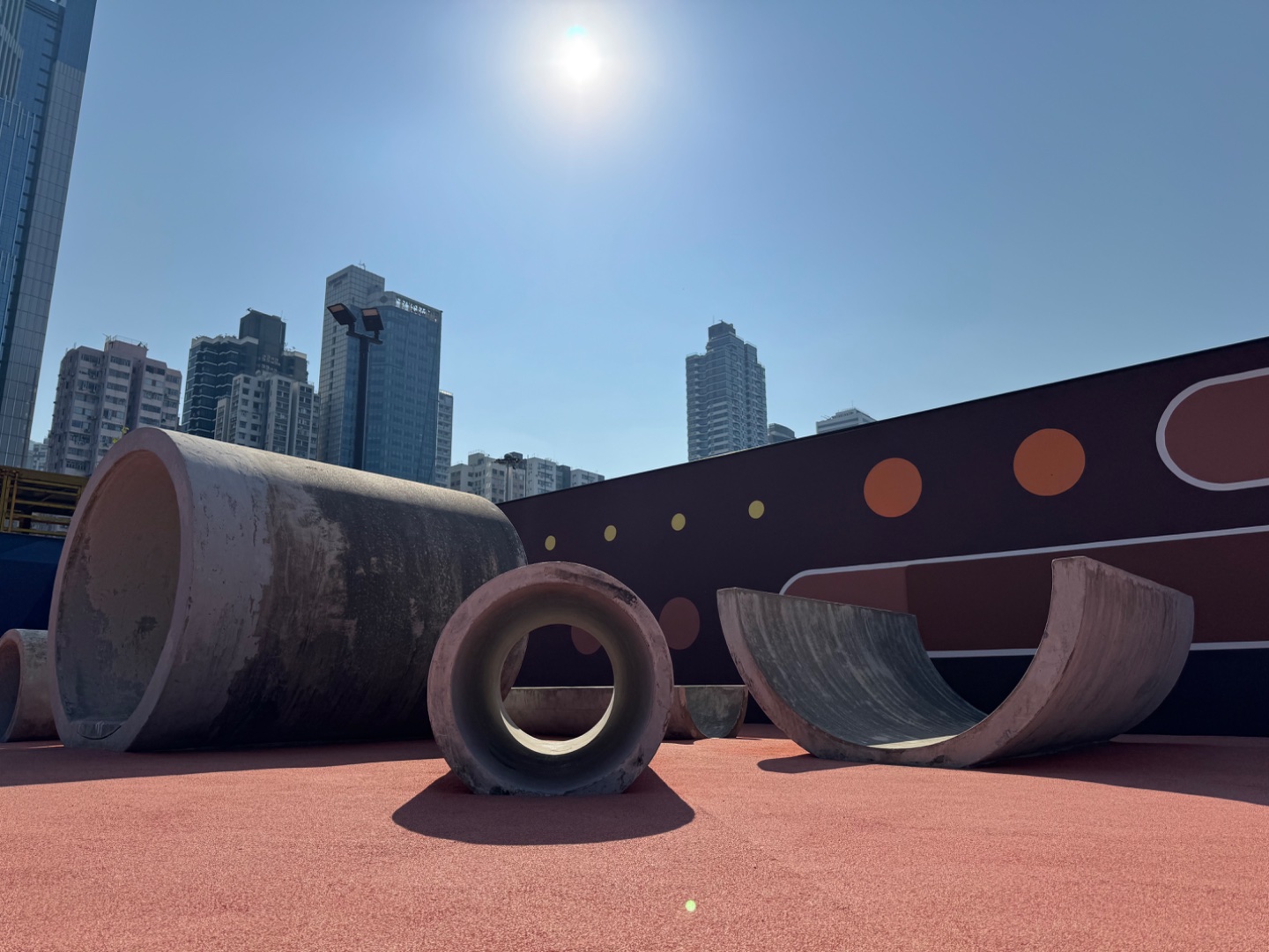 西營盤海濱公園 - 捐山窿公園的石屎水管