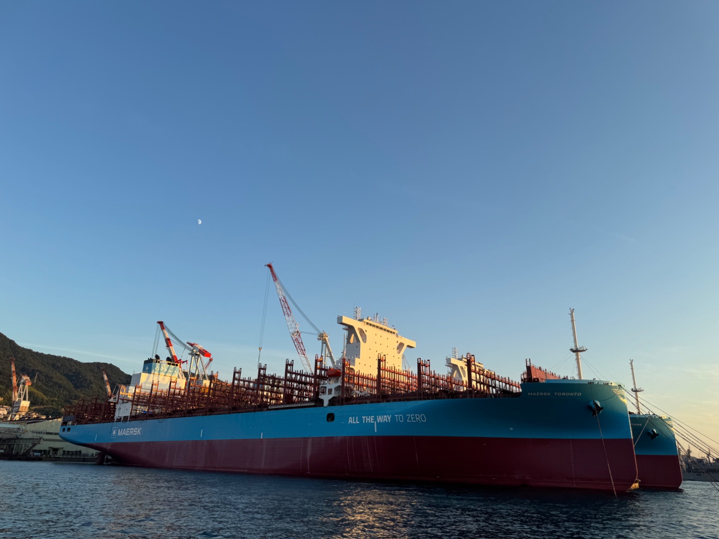 夕陽航班，可以睇到海上自衞隊船艦同埋日落，於官網預約。
其他航班，最少兩日前經 Klook 預約。

官網: https://bunker-supply.com/service/sightseeing_cruise/
Klook: https://www....