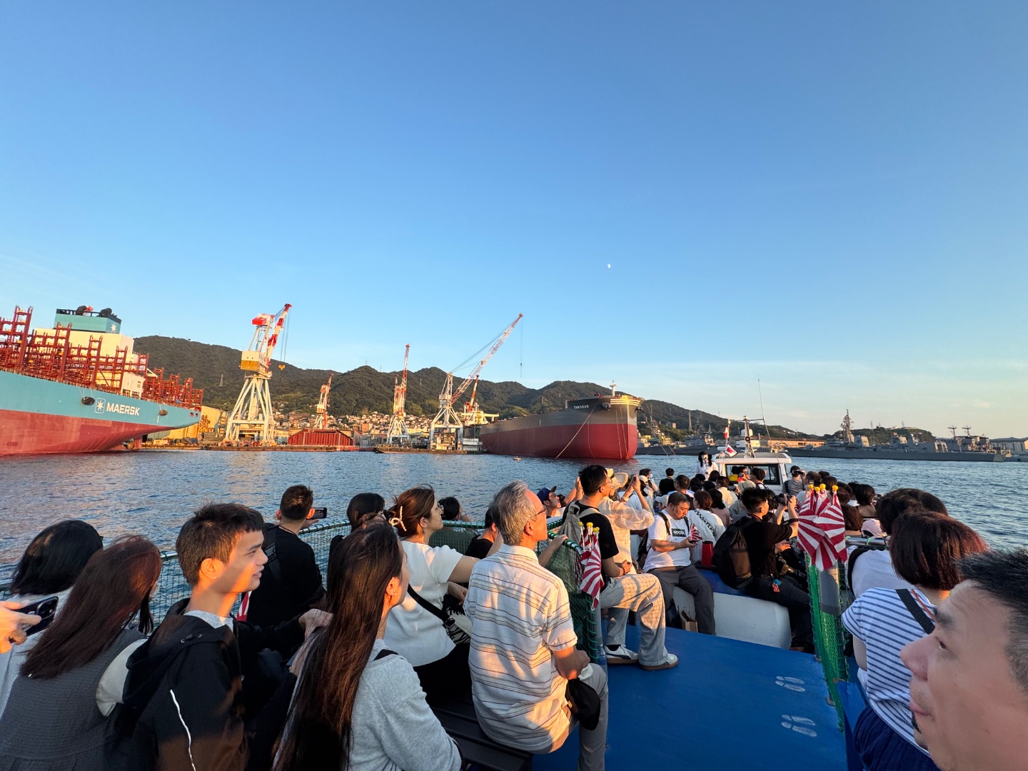 夕陽航班，可以睇到海上自衞隊船艦同埋日落，於官網預約。
其他航班，最少兩日前經 Klook 預約。

官網: https://bunker-supply.com/service/sightseeing_cruise/
Klook: https://www....