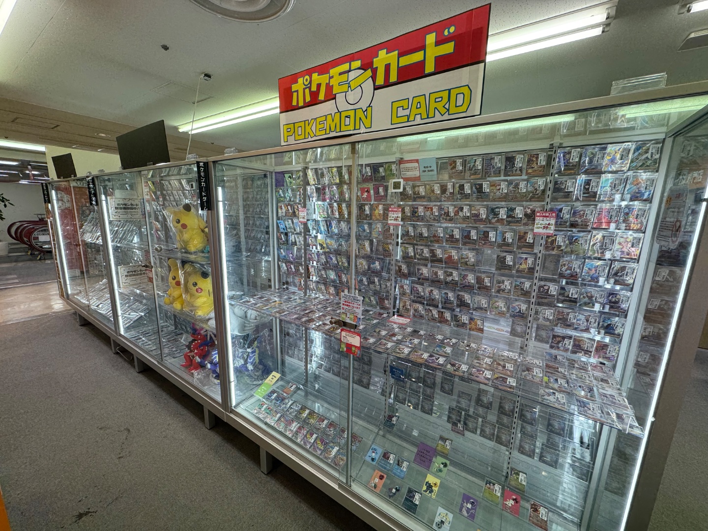 4樓有遊戲卡站、大型模型店