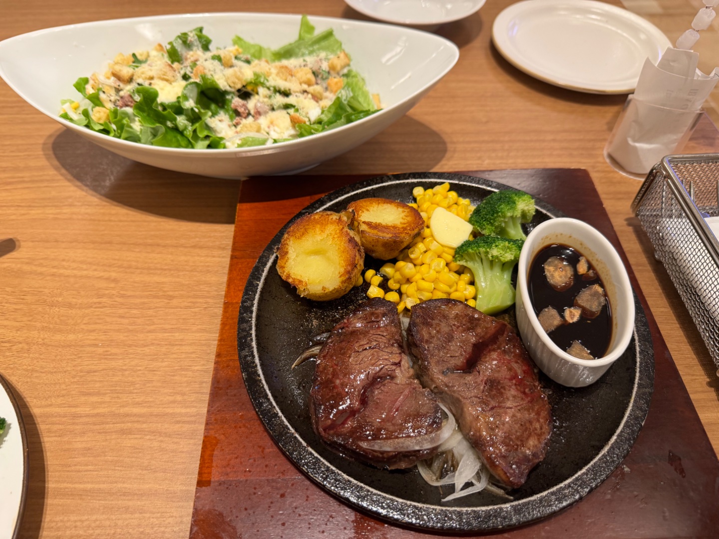 BAQET

兒童餐 JPY 800 有找，包埋麵包吧同飲品任飲，大食兒童天堂 (12歲以下)。